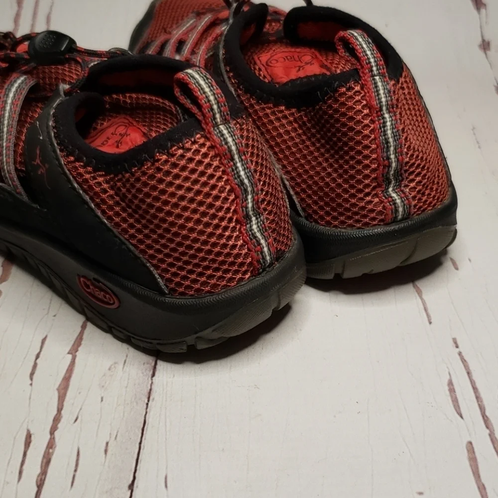 Chaco water shoes youth size 4